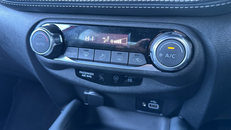 Nissan Juke 1.0 DiG-T 114 N-Connecta 5dr Petrol Hatchback